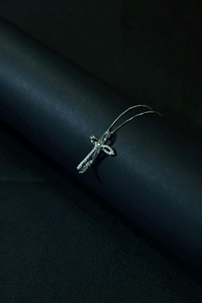 Offrir un bijou spirituel ou religieux : nos conseils pour bien le choisir selon votre destinataire